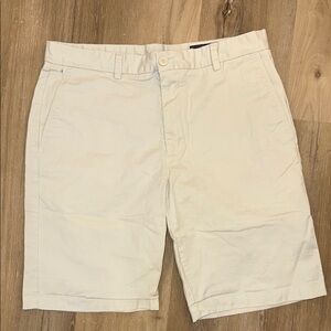 Vineyard Vines Cream Flat Front Shorts Tailored Design
